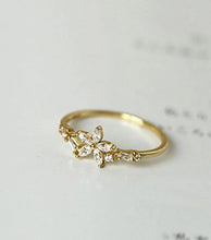 Load image into Gallery viewer, Golden Floral Ring S925
