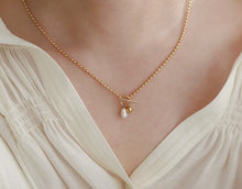 Load image into Gallery viewer, Golden Pearl Necklace
